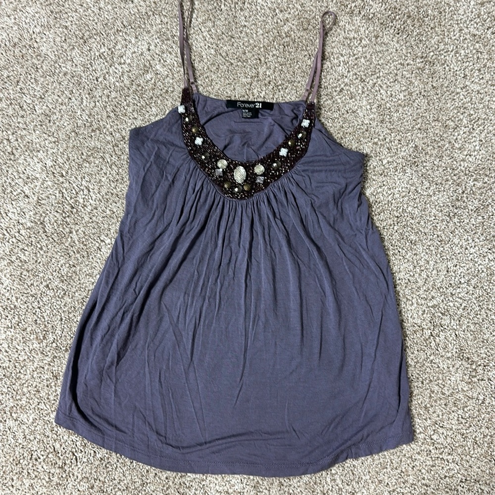 F21• Beaded tank